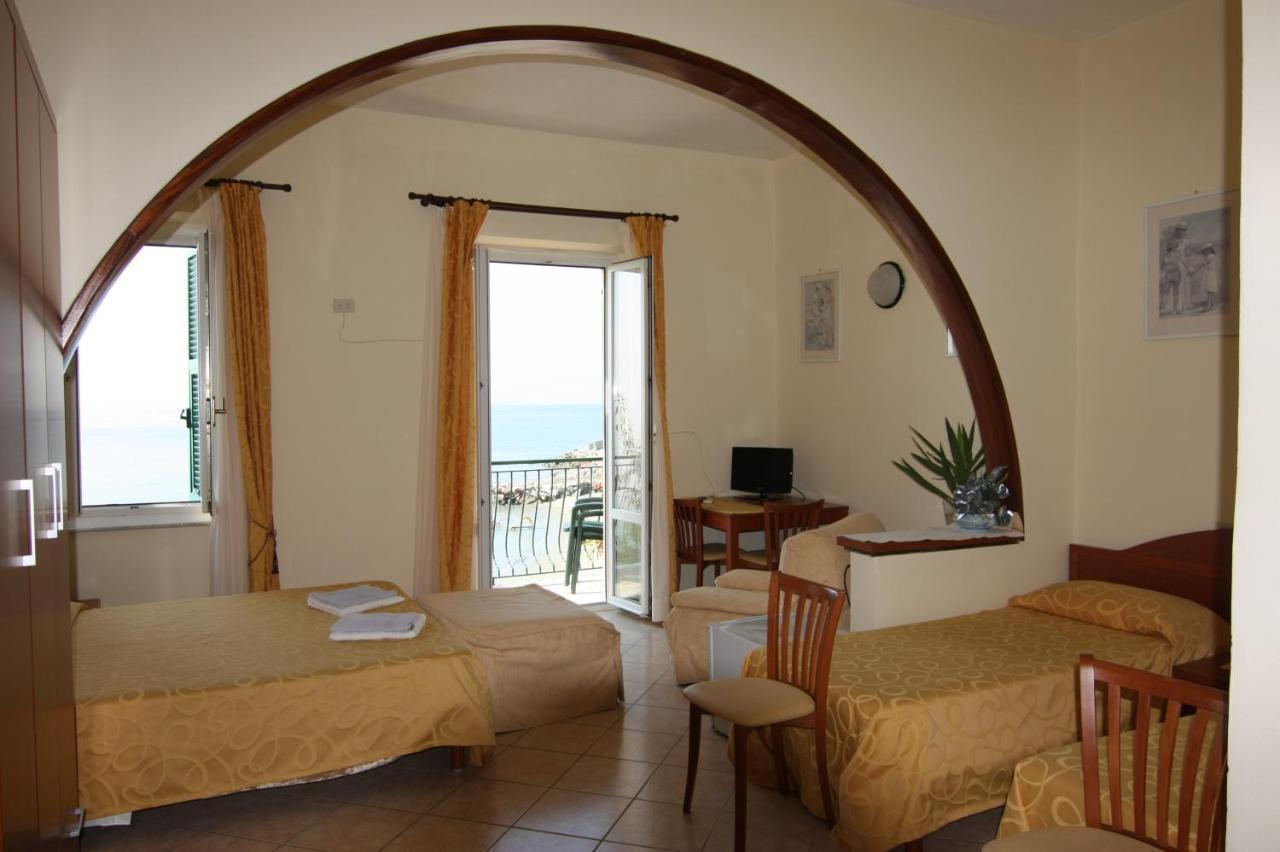 Viviani Raffaella Hotel Monterosso al Mare Exterior photo