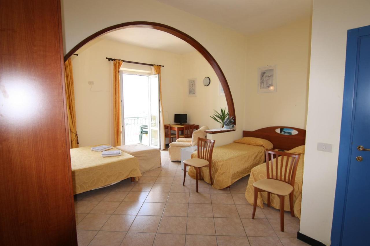 Viviani Raffaella Hotel Monterosso al Mare Exterior photo