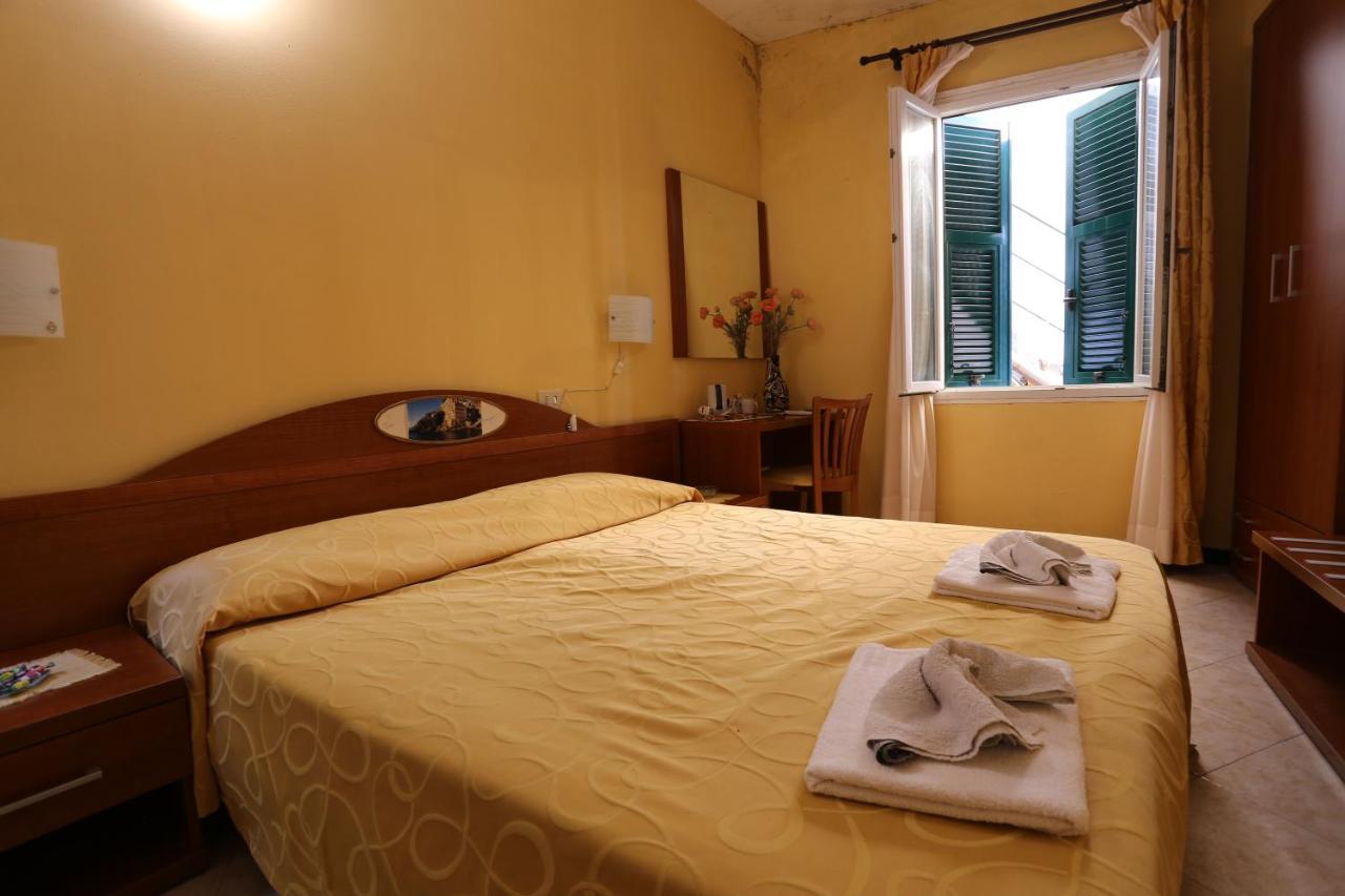 Viviani Raffaella Hotel Monterosso al Mare Exterior photo